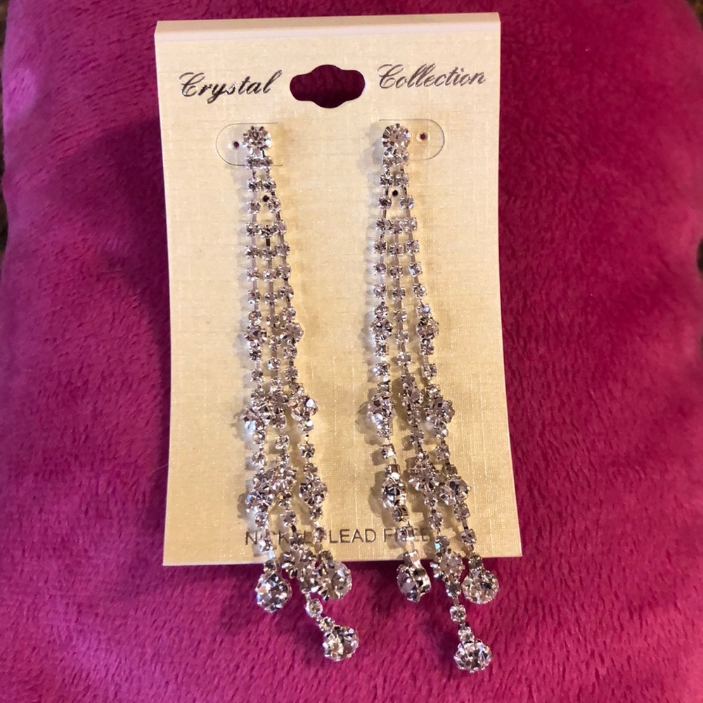 Dangle crystal earrings